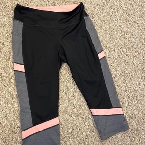 Tek Gear active dryTek capri leggings in black, pink, gray
